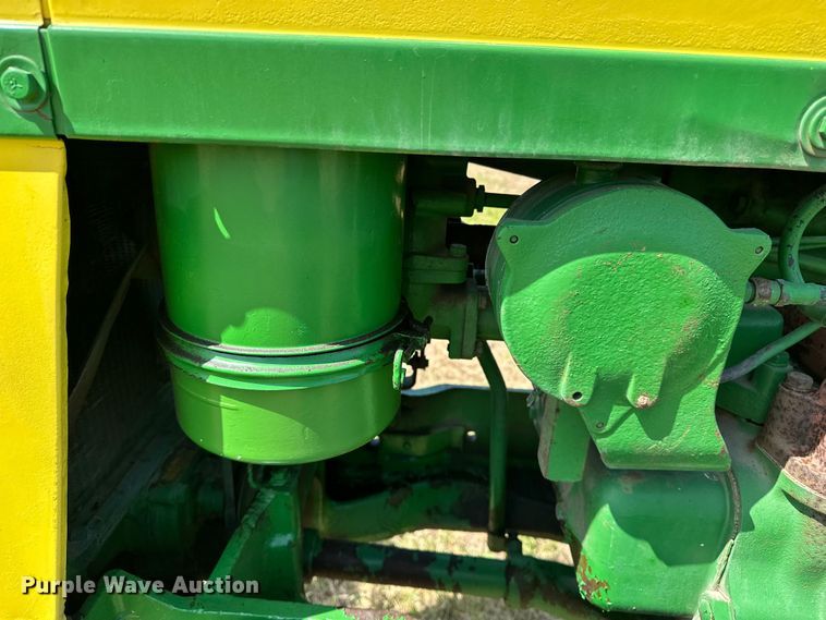 image for item ES6513 1957 John Deere 720 LP tractor