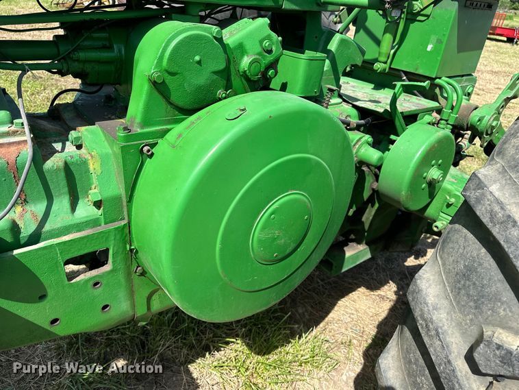 image for item ES6513 1957 John Deere 720 LP tractor