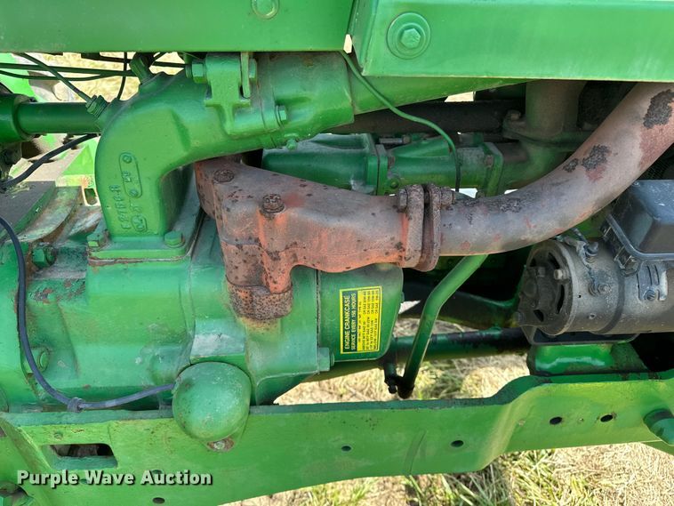 image for item ES6513 1957 John Deere 720 LP tractor