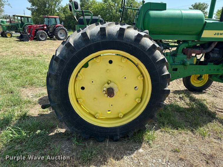 image for item ES6513 1957 John Deere 720 LP tractor
