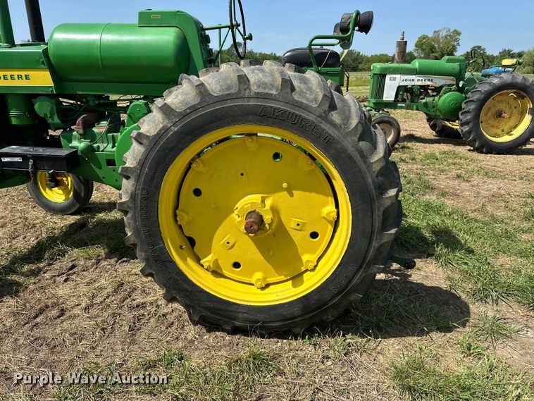 image for item ES6513 1957 John Deere 720 LP tractor