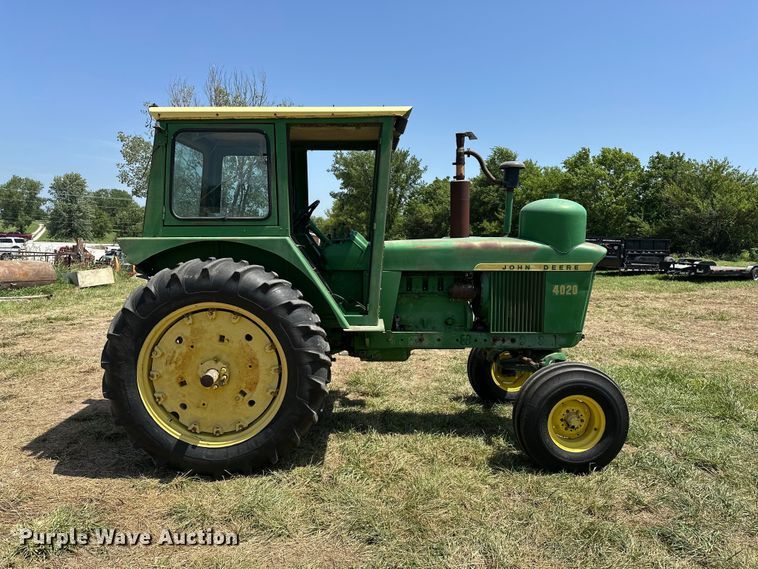 image for item ES6514 1968 John Deere 4020 tractor