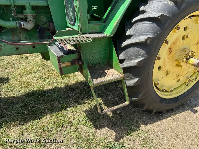 image for item ES6514 1968 John Deere 4020 tractor
