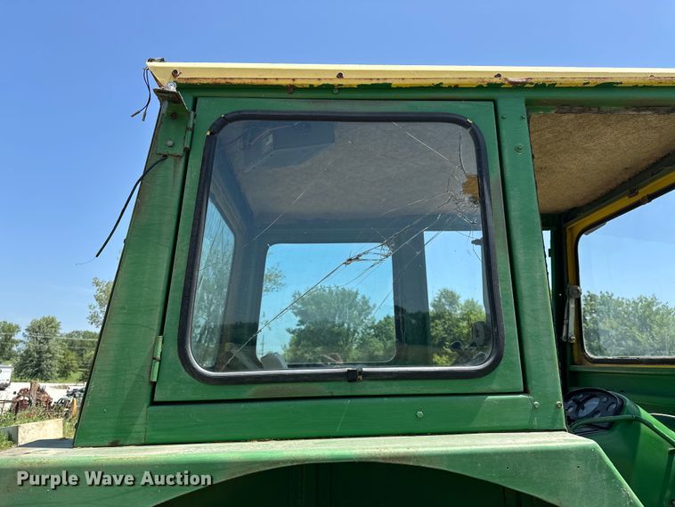 image for item ES6514 1968 John Deere 4020 tractor