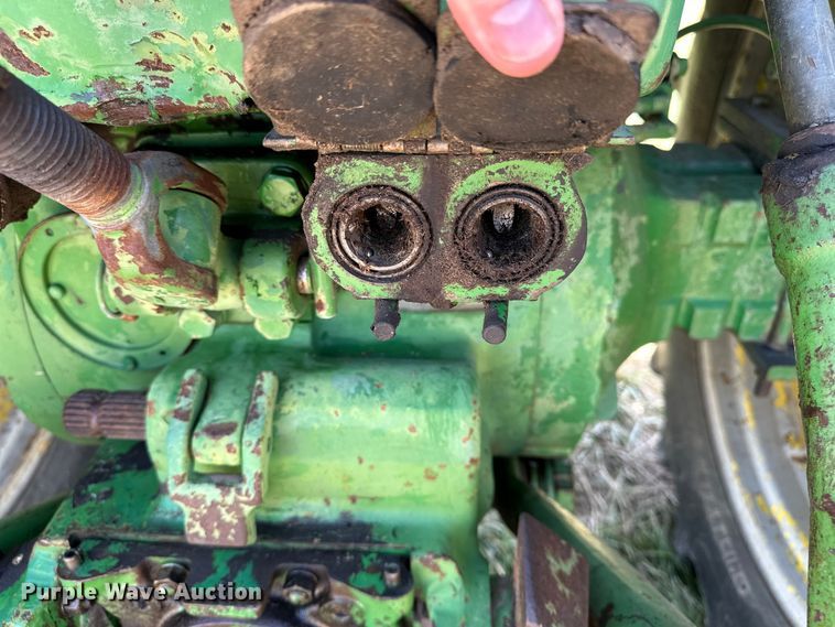 image for item ES6514 1968 John Deere 4020 tractor