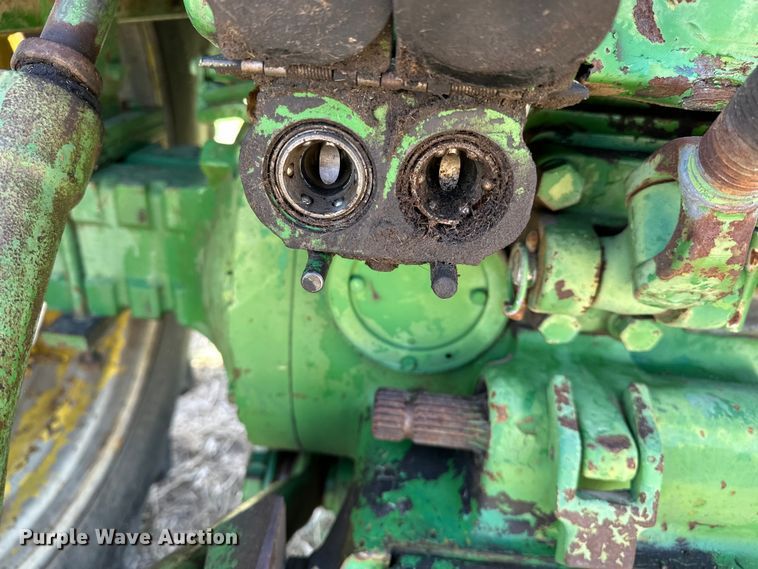 image for item ES6514 1968 John Deere 4020 tractor