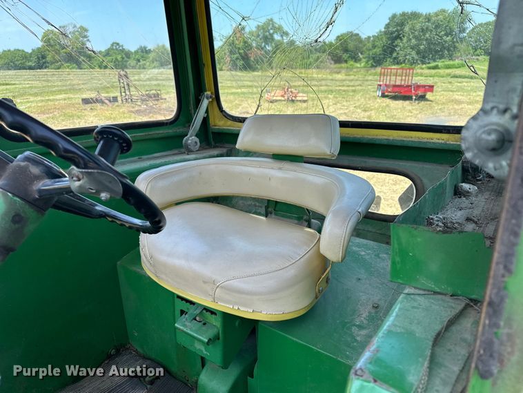 image for item ES6514 1968 John Deere 4020 tractor