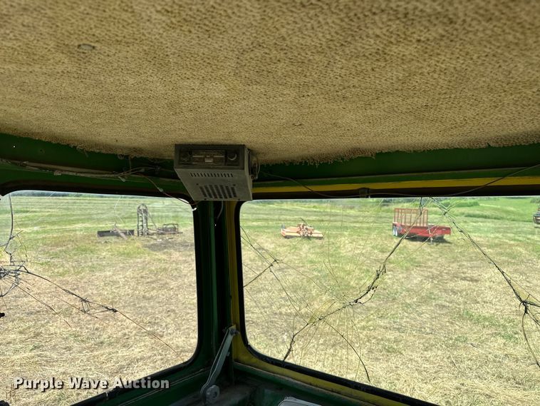 image for item ES6514 1968 John Deere 4020 tractor