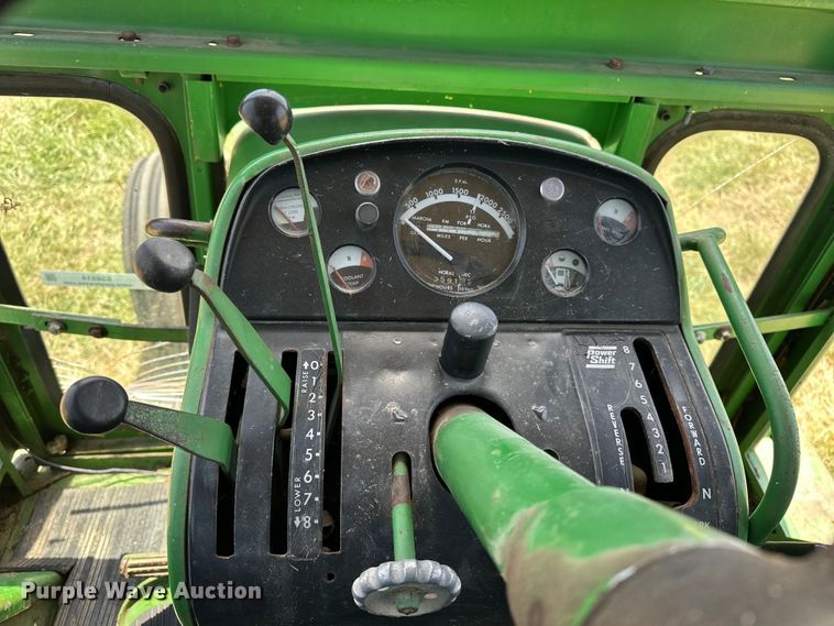 image for item ES6514 1968 John Deere 4020 tractor