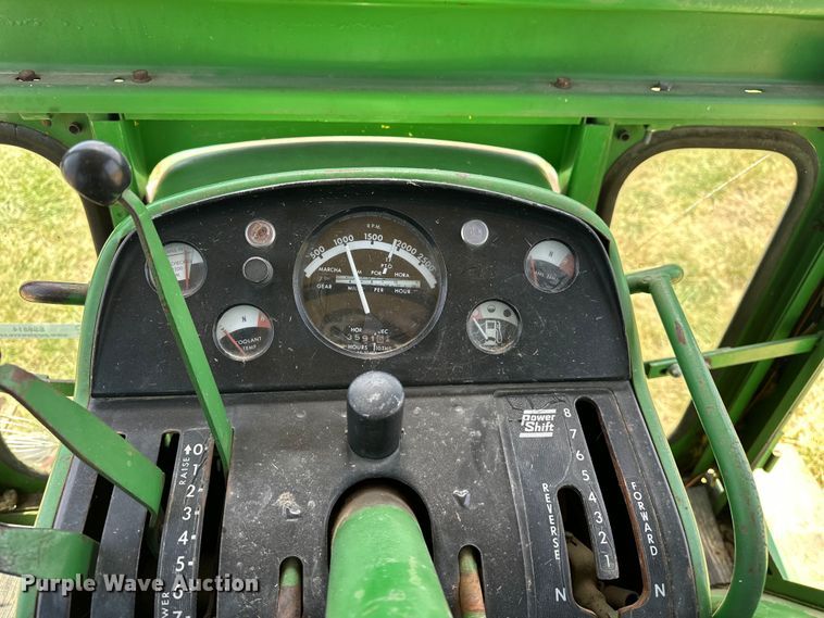 image for item ES6514 1968 John Deere 4020 tractor