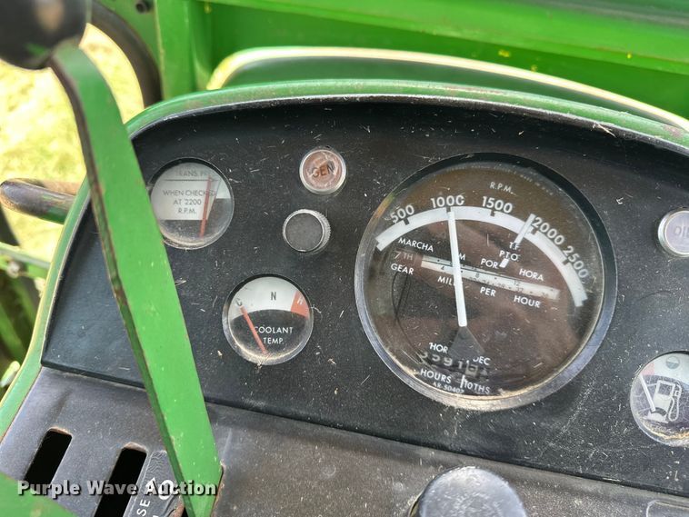 image for item ES6514 1968 John Deere 4020 tractor