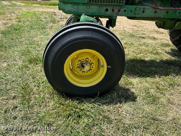 image for item ES6514 1968 John Deere 4020 tractor