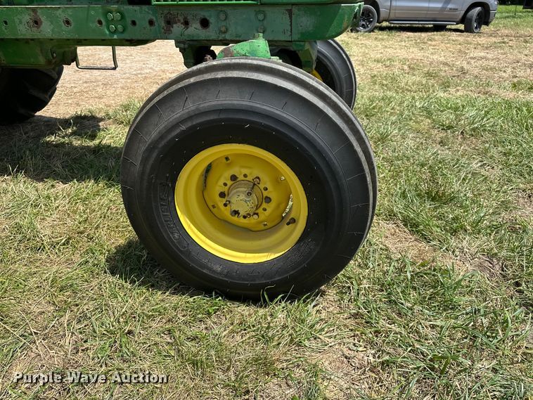 image for item ES6514 1968 John Deere 4020 tractor
