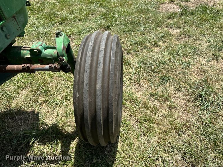 image for item ES6514 1968 John Deere 4020 tractor