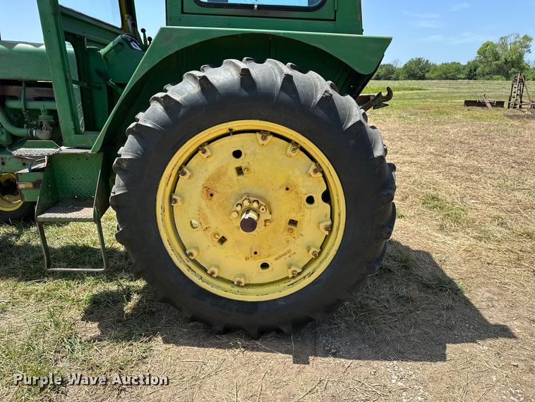 image for item ES6514 1968 John Deere 4020 tractor
