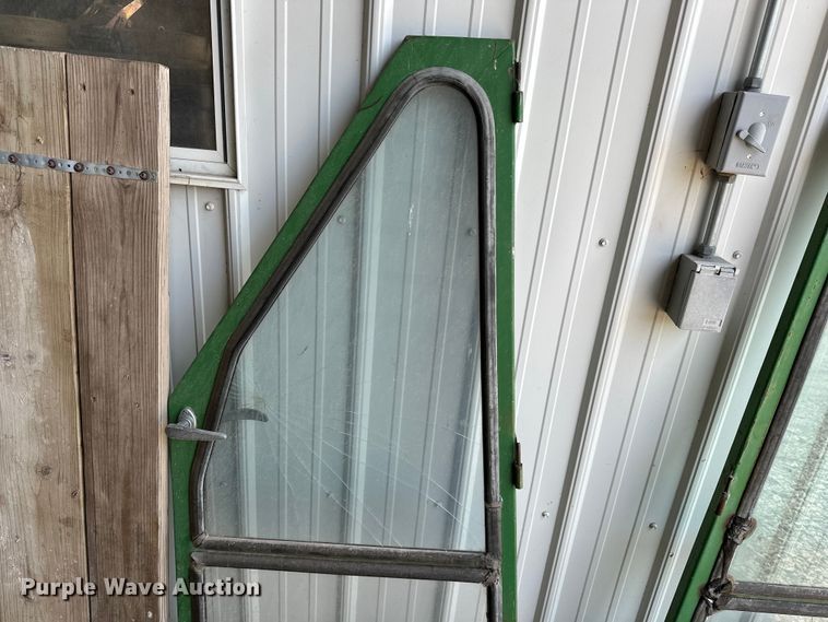 image for item ES6514 1968 John Deere 4020 tractor