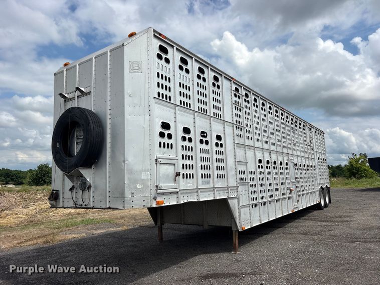 image for item ET2231 1988 Barrett 88L4537 livestock trailer