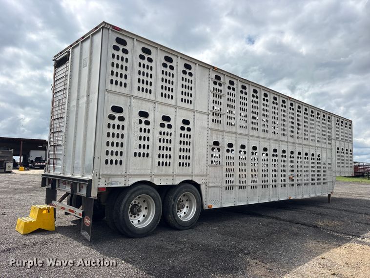 image for item ET2231 1988 Barrett 88L4537 livestock trailer