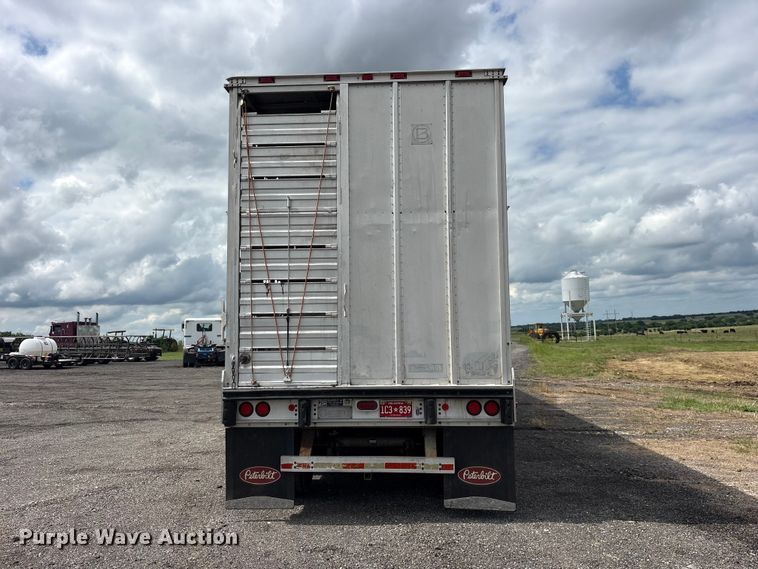 image for item ET2231 1988 Barrett 88L4537 livestock trailer