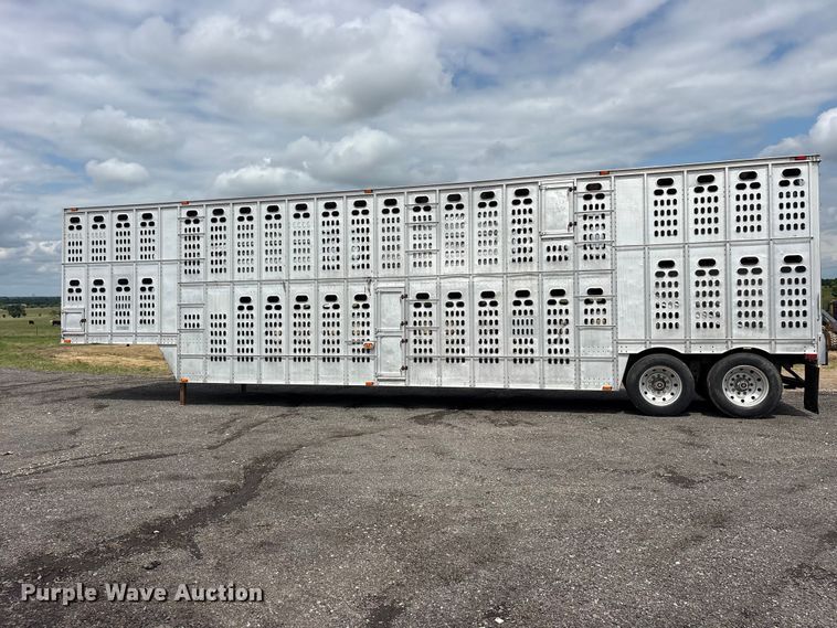 image for item ET2231 1988 Barrett 88L4537 livestock trailer