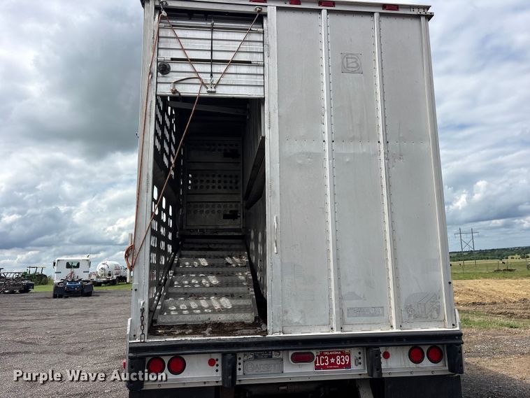 image for item ET2231 1988 Barrett 88L4537 livestock trailer