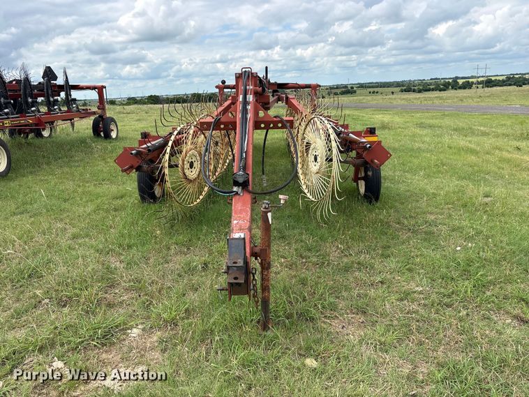 image for item ET2235 Hesston 3986 hay rake