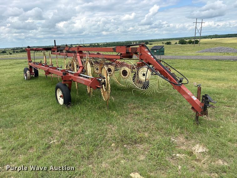 image for item ET2235 Hesston 3986 hay rake