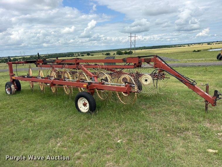 image for item ET2235 Hesston 3986 hay rake