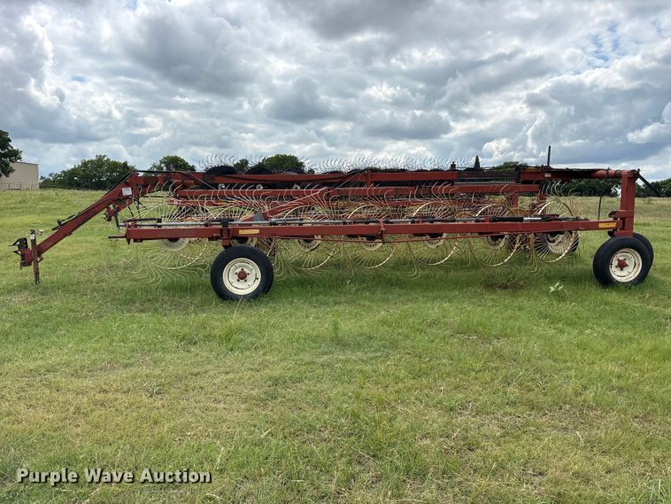 image for item ET2235 Hesston 3986 hay rake