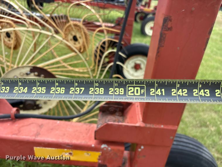 image for item ET2235 Hesston 3986 hay rake