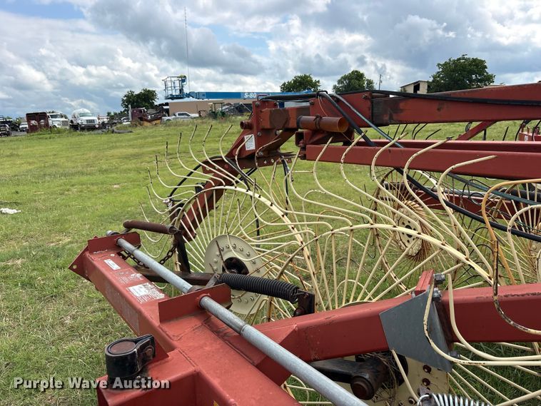 image for item ET2235 Hesston 3986 hay rake