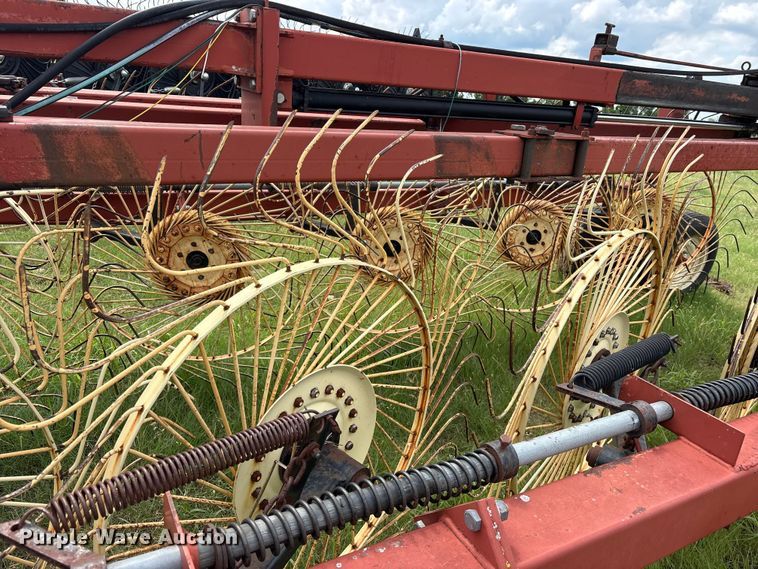 image for item ET2235 Hesston 3986 hay rake