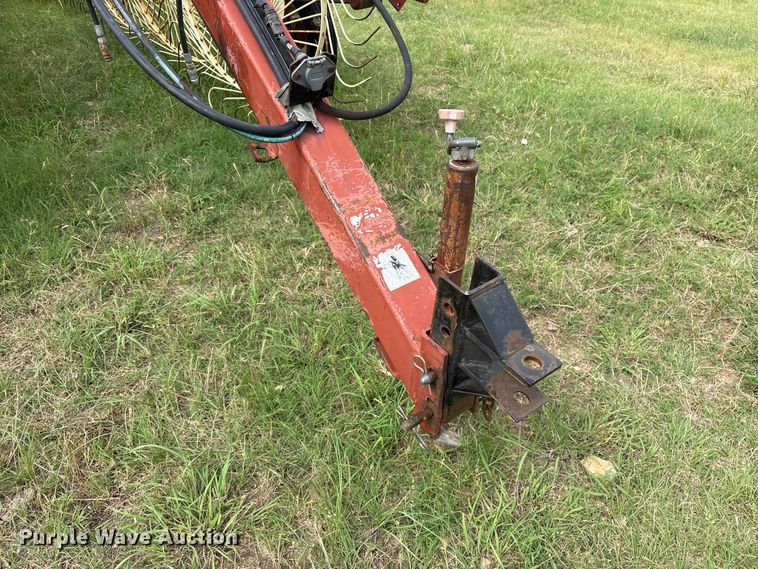 image for item ET2235 Hesston 3986 hay rake