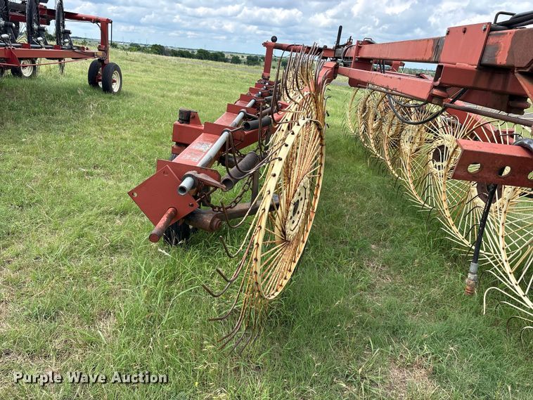 image for item ET2235 Hesston 3986 hay rake