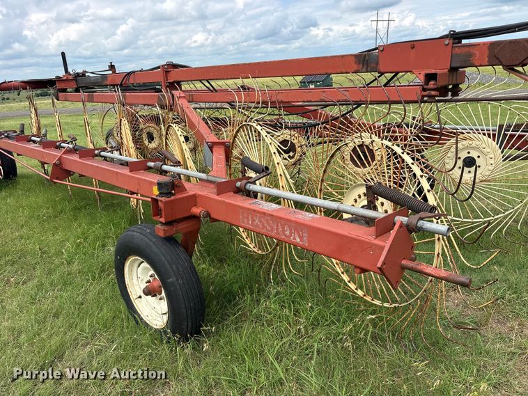 image for item ET2235 Hesston 3986 hay rake