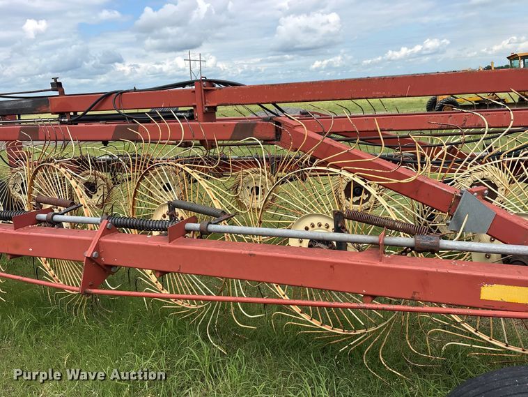 image for item ET2235 Hesston 3986 hay rake
