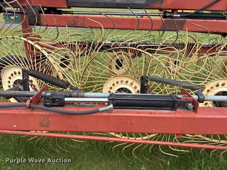 image for item ET2235 Hesston 3986 hay rake