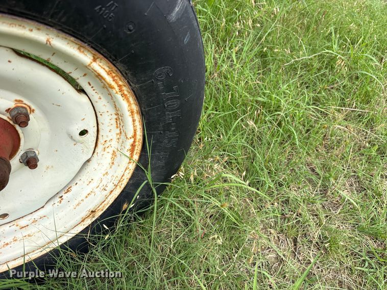 image for item ET2235 Hesston 3986 hay rake