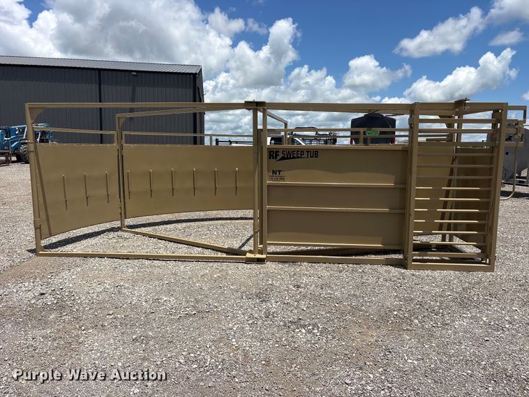 image for item ET2242 NT Farm and Ranch RF Sweep Tub Right Facing Livestock Sweep Tub