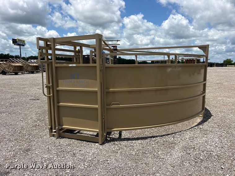 image for item ET2242 NT Farm and Ranch RF Sweep Tub Right Facing Livestock Sweep Tub