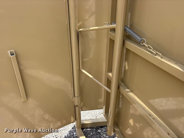 image for item ET2242 NT Farm and Ranch RF Sweep Tub Right Facing Livestock Sweep Tub