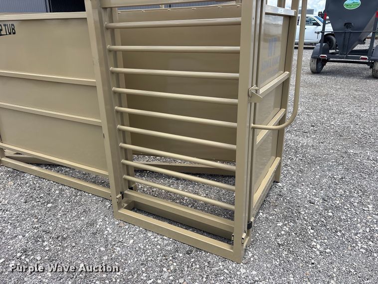 image for item ET2242 NT Farm and Ranch RF Sweep Tub Right Facing Livestock Sweep Tub