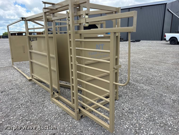 image for item ET2242 NT Farm and Ranch RF Sweep Tub Right Facing Livestock Sweep Tub