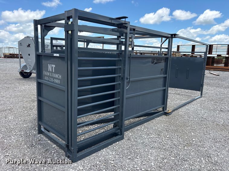 image for item ET2243 NT Farm and Ranch LF Sweep Tub squeeze chute