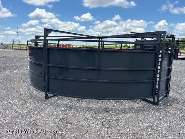 image for item ET2243 NT Farm and Ranch LF Sweep Tub squeeze chute