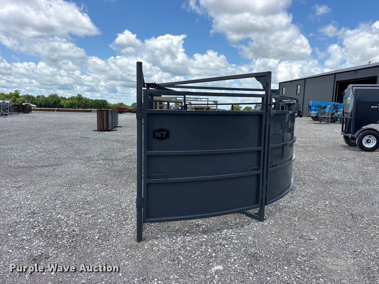 image for item ET2243 NT Farm and Ranch LF Sweep Tub squeeze chute