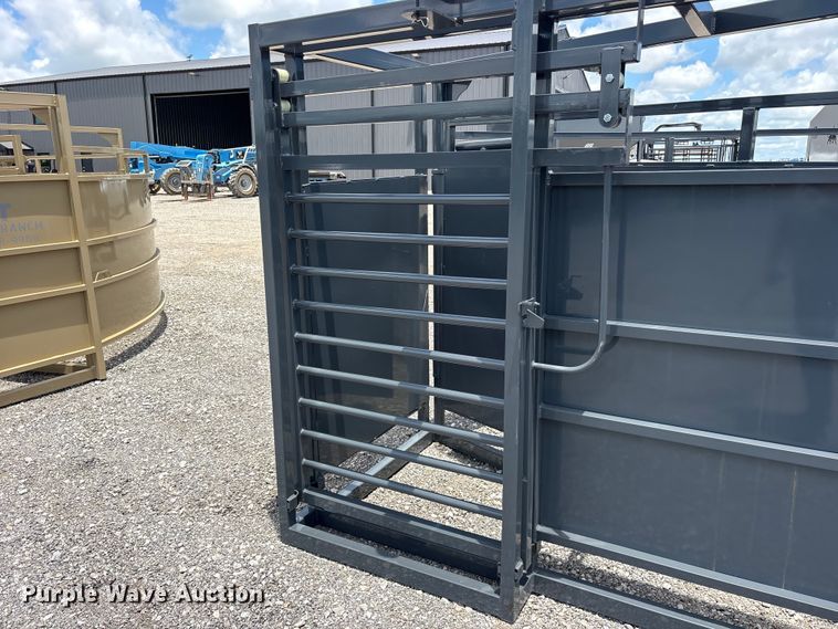 image for item ET2243 NT Farm and Ranch LF Sweep Tub squeeze chute