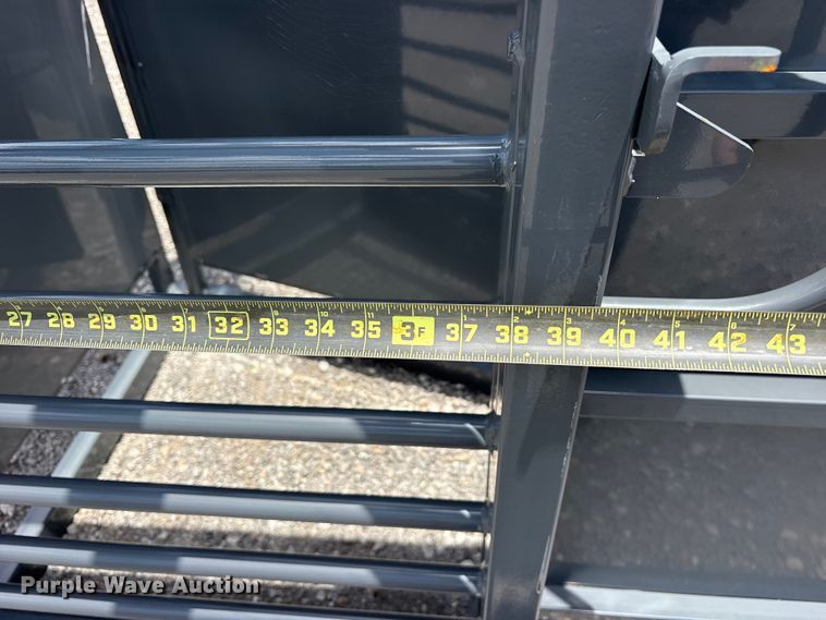 image for item ET2243 NT Farm and Ranch LF Sweep Tub squeeze chute