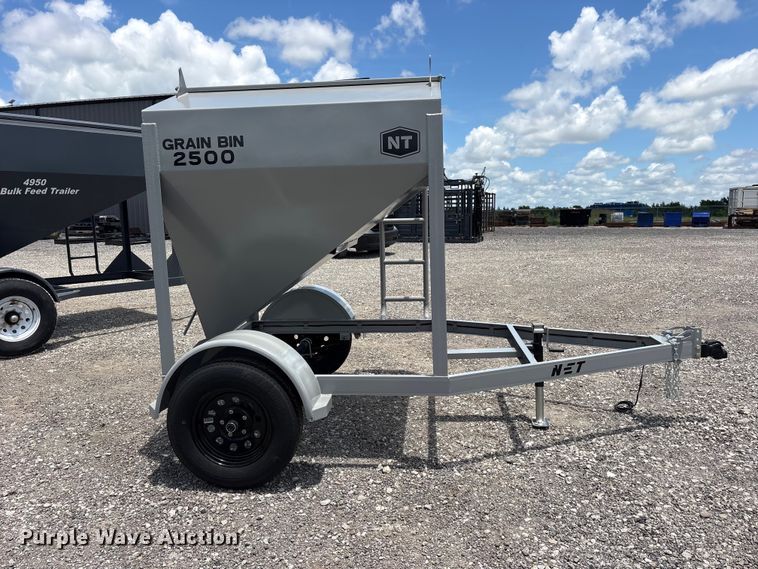 image for item ET2244 NT Farm and Ranch Grain Bin 2500 gravity wagon