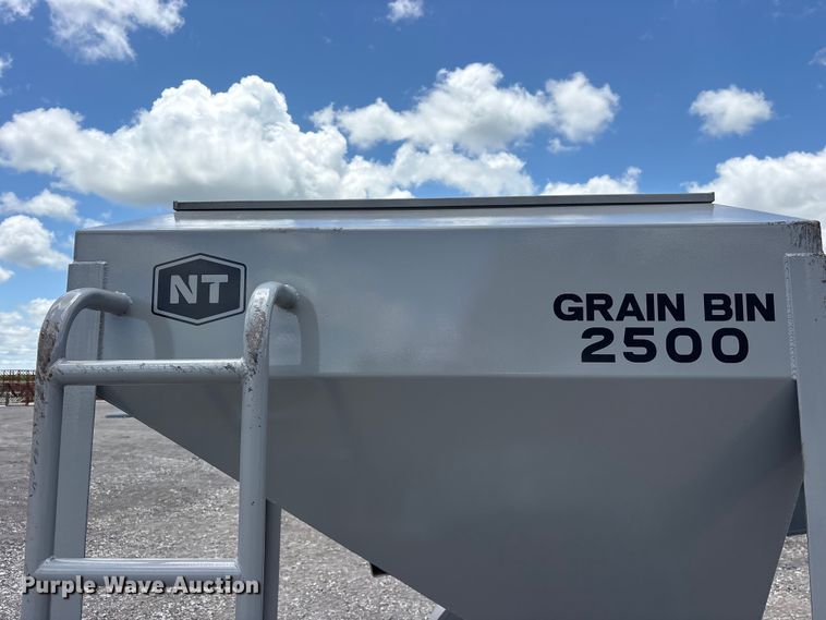 image for item ET2244 NT Farm and Ranch Grain Bin 2500 gravity wagon